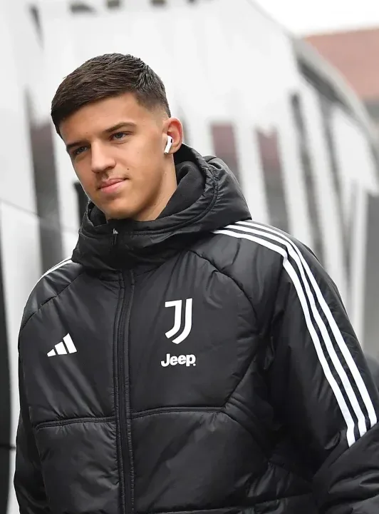 Tarik Muharemović u Juventus opremi